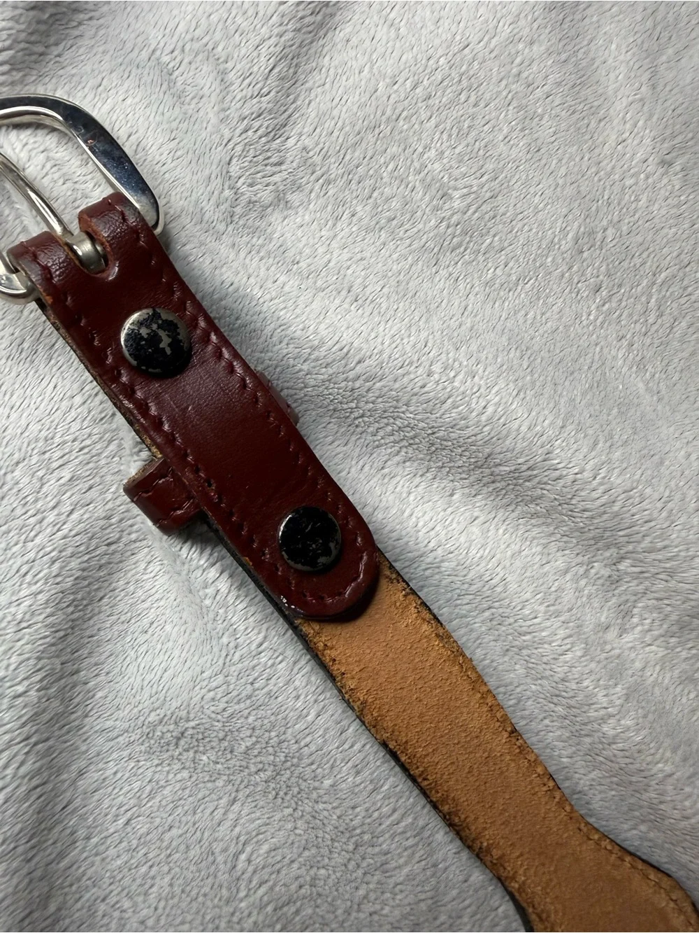 Vintage Dun Dee scalloped leather belt in a deep burgundy/maroon size 34